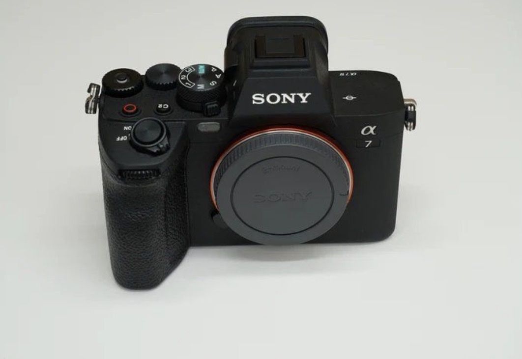 Sony Fotocamera: Sony Alpha 7 IV Kit – Usato da Bäretswil venduto da Versace.424 1