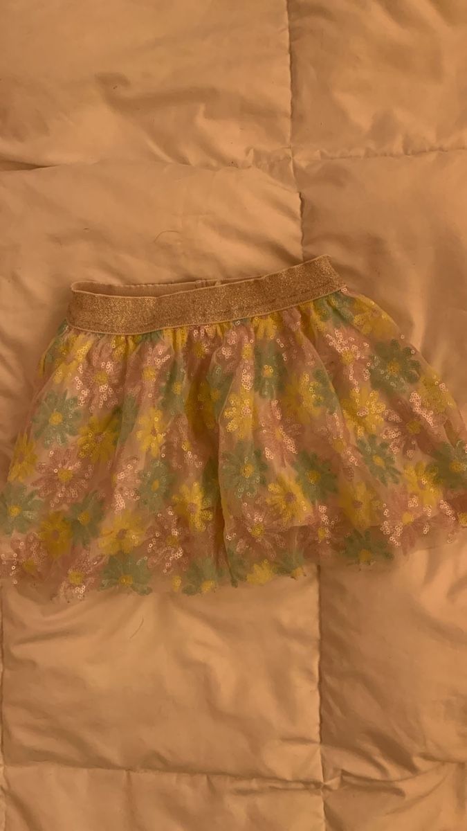 Vestiti & Gonne: Jupe fille Sfera taille 110 – Usato da Turbach venduto da mel_q2ry