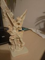 Erzengel Michael Statue