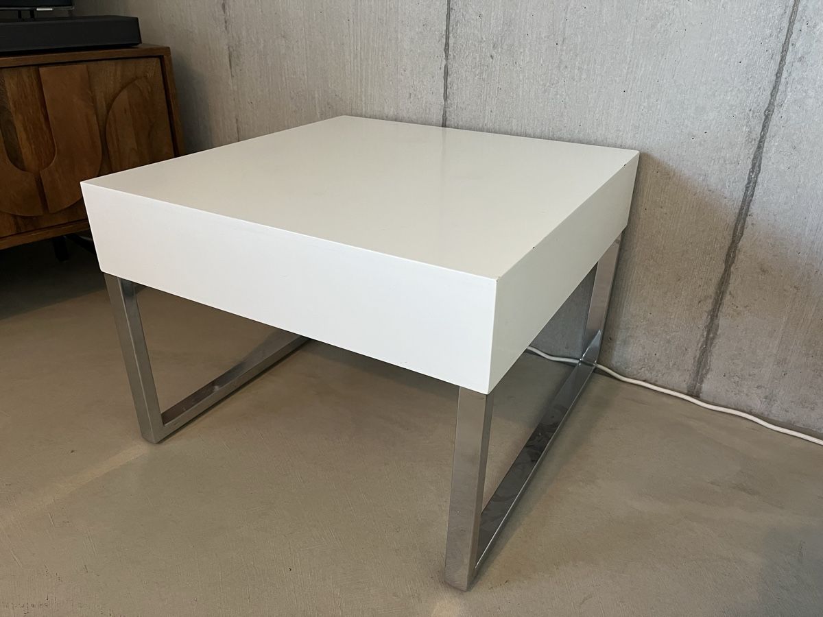 Tavoli: Eleganter Beistelltisch weiss – Usato da Zürich venduto da Winiman 2