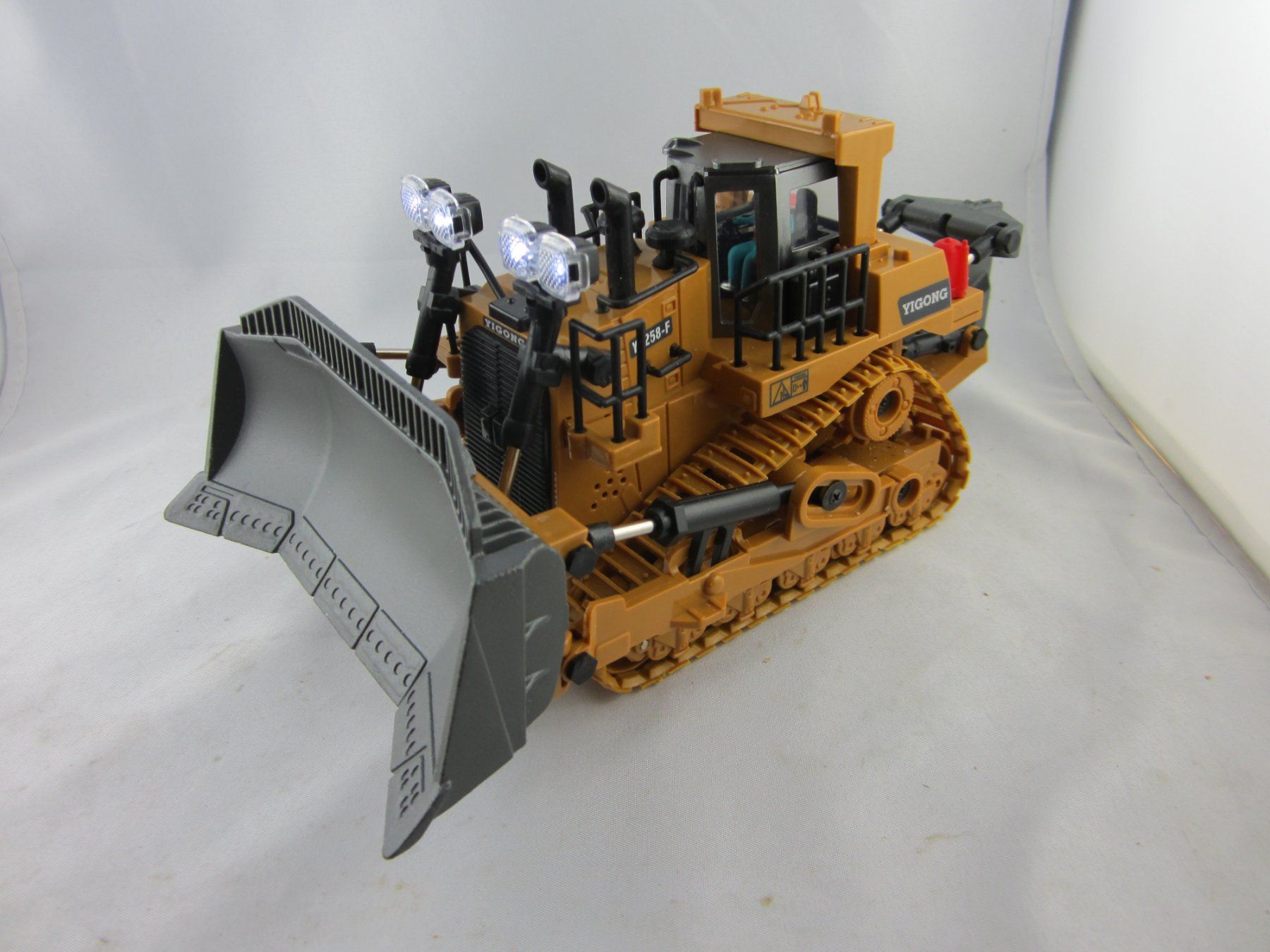 Modellismo RC: Bulldozer RC – Nuovo e nell'imballaggio originale da Gland venduto da renomodel 1
