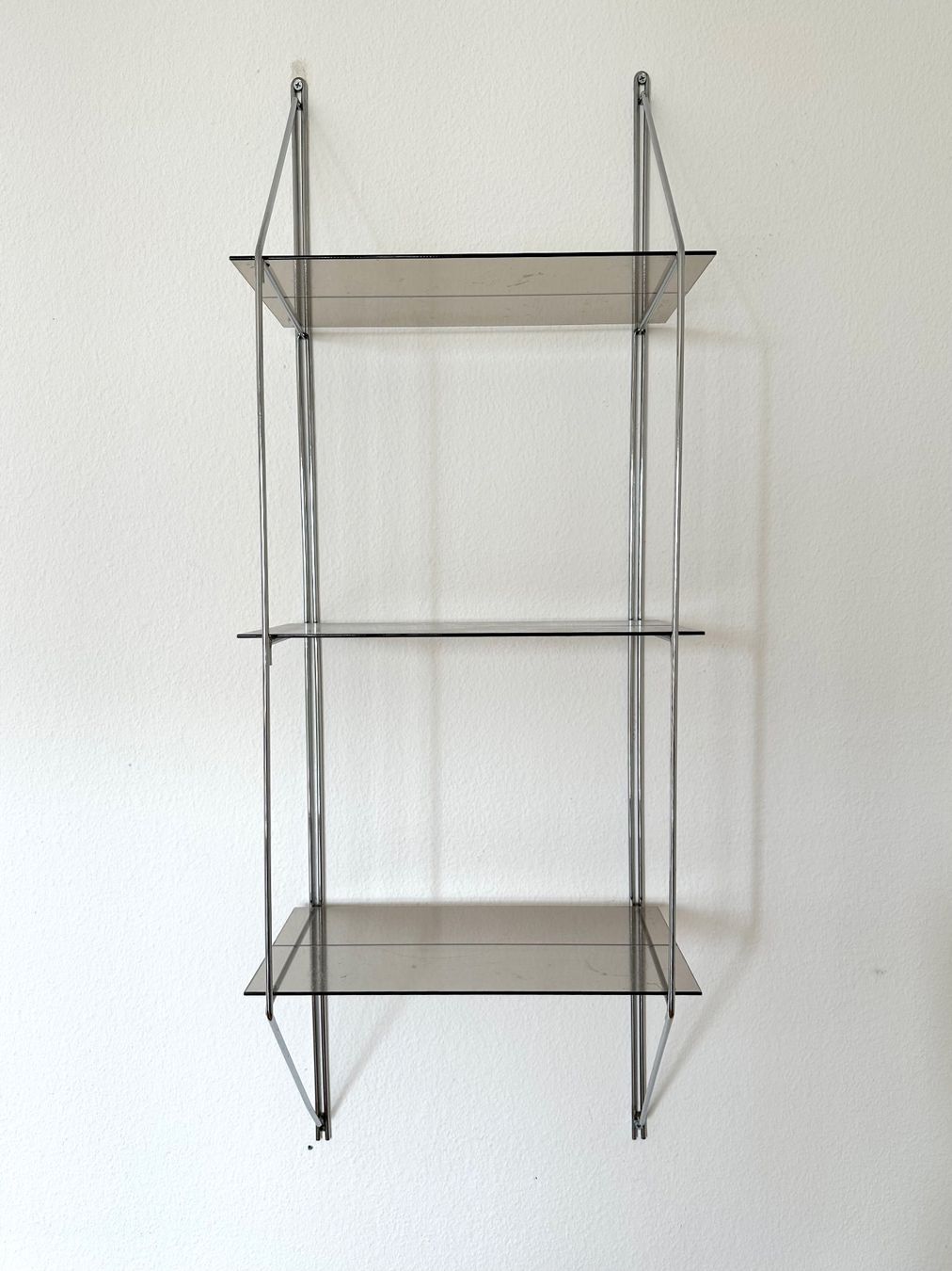 String Scaffali: Vintage Stringregal Chrom & Glas – Usato da Basel venduto da LynnundPepe 1