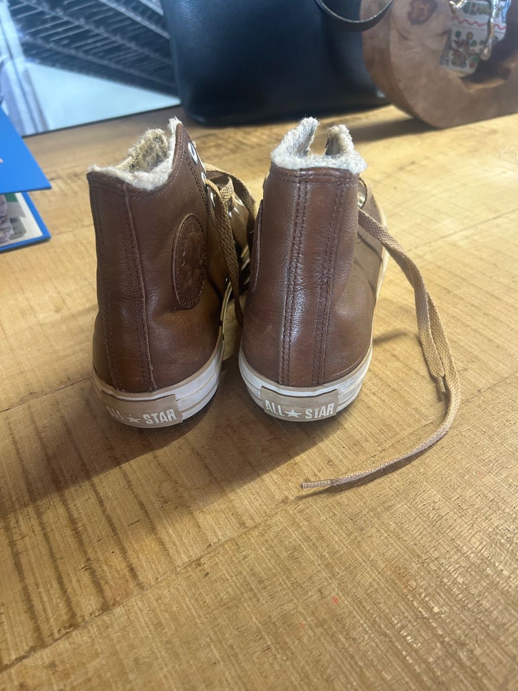 Converse Damenschuhe: Converse doublées – Gebraucht aus Val-d'Illiez von Dombou 1