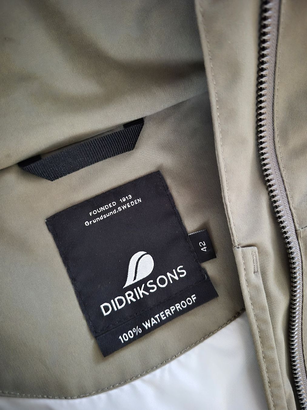 Didriksons Cappotti: Didricksons jacke num.42 np : 230,- – Usato da Wetzikon ZH venduto da Santalik 2