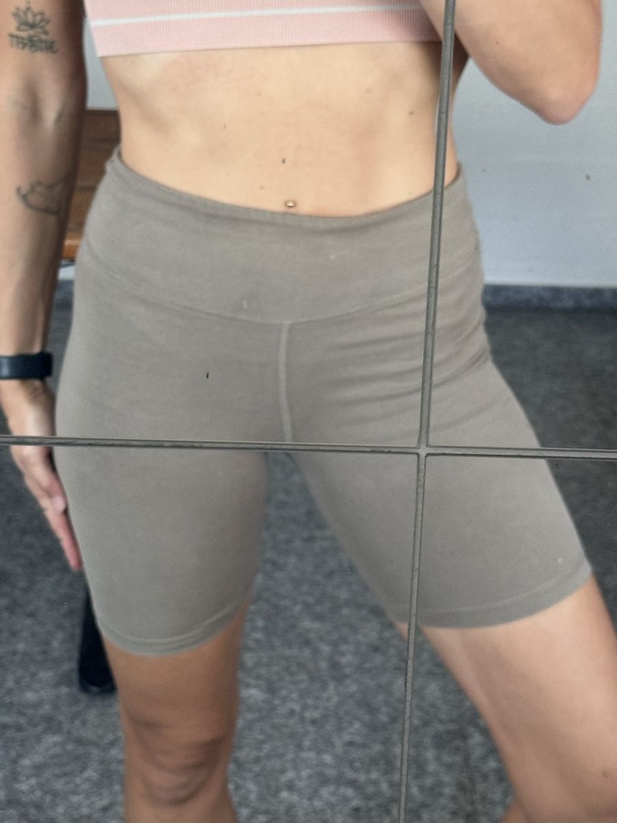 Pantaloni: Mate yoga shorts M – Usato da Bellinzona venduto da Samirablank