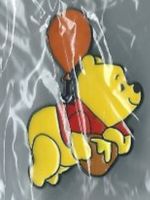 Süsser Winnie Pooh Bär Pin mit Ballon & Honigtopf💛