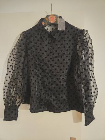 Schwarze MNG Bluse mit Tupfenmuster, Gr. L, Neu!
