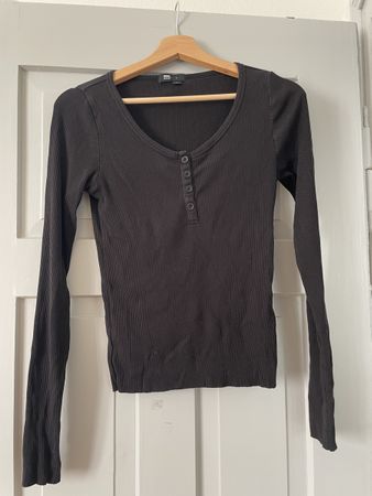 schwarzes langarm tshirt