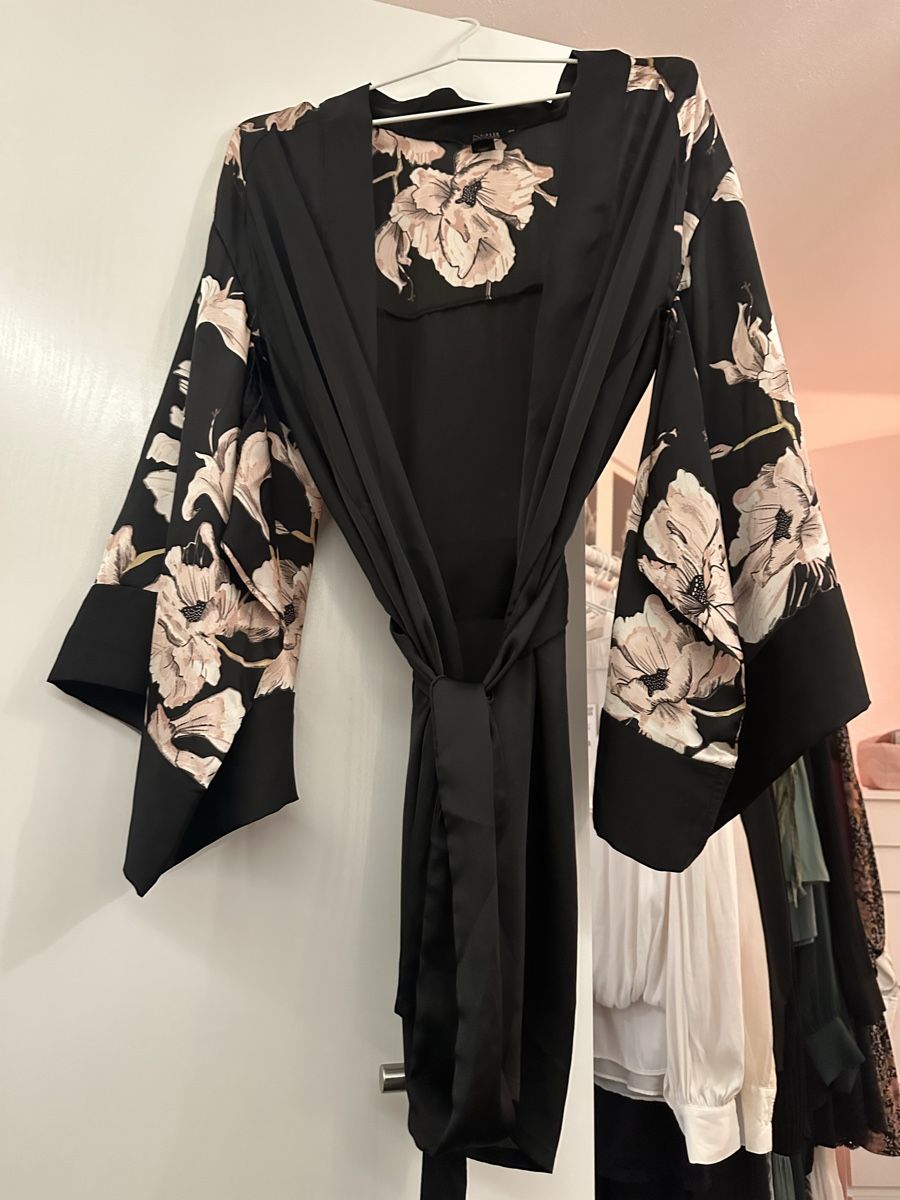Kimono: Kimono mit Blumenmuster Top Zustand – Usato da Bolken venduto da viv_52qx 1