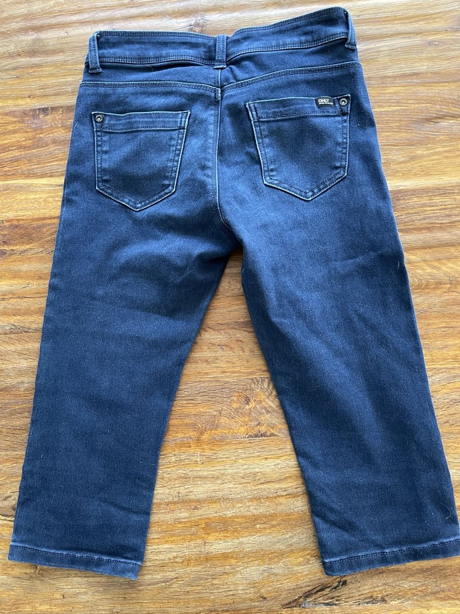 Only Pantaloni: schöne Capri Hose von Only Gr. XS – Usato da Buchrain venduto da Sunny026 1