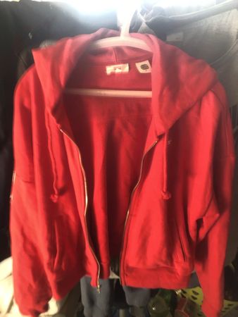 Levi’s Damen Zip Hoodie Rot Gr. M – Style mit Tape-Logo