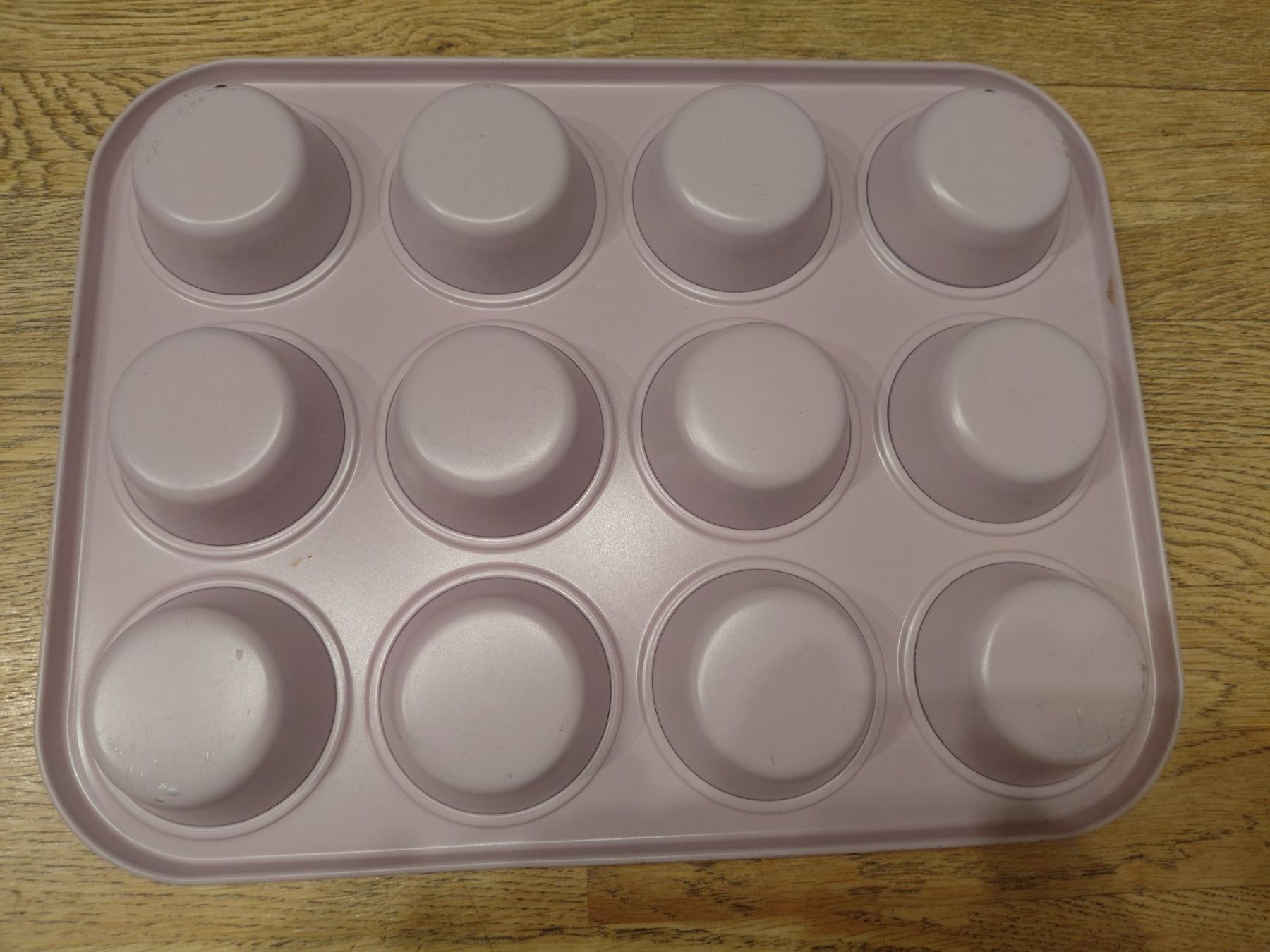 Backformen: Backform für 12 Muffins – Gebraucht aus Gossau SG von Zelte 1