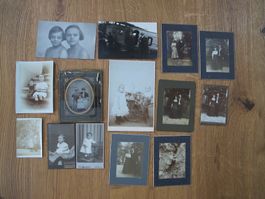 12 antike Fotos, und 4 mit Glas einige mit Kinder