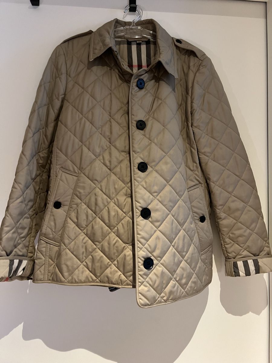 Burberry Giacche: Neuwertige original Burberry Damen Jacke – Nuovo (secondo la descrizione) da Bülach venduto da Blueyvi