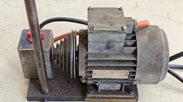 Moteur Rüetschi pour tour 70 avec renvoi de fraisage