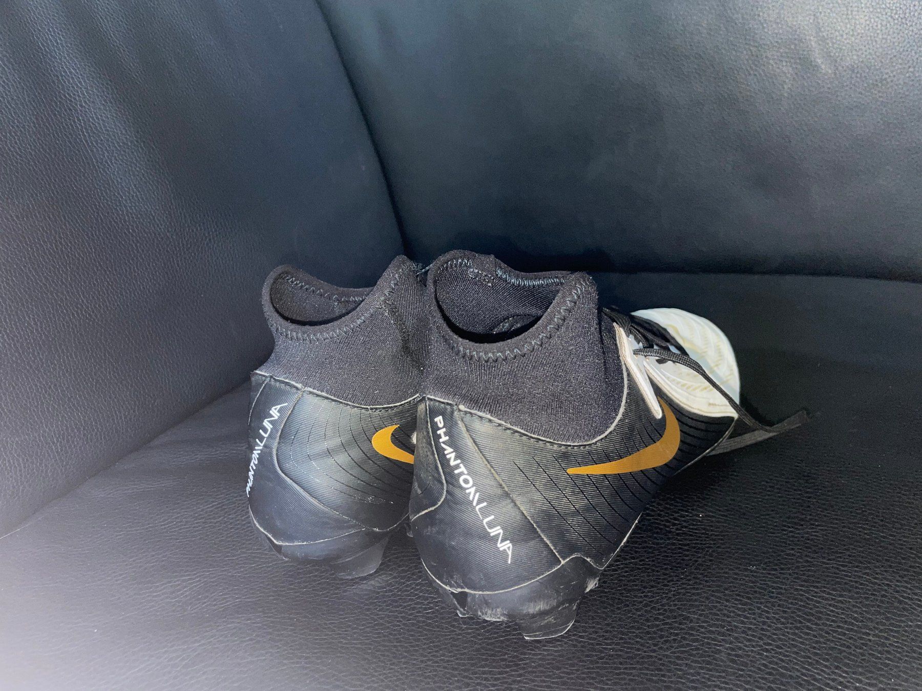 Nike Scarpe da donna: Fussballschuhe Grösse 38.5 – Usato da Zürich venduto da alpenho 1