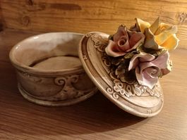 Keramikdose mit Rosen-Motiv, Vintage Schmuckdose🌹