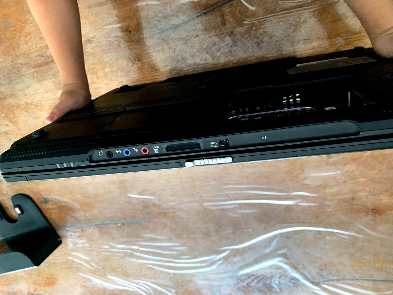Notebooks: STEG Model No.: MS-1715B mit ASUS Ladegerät – Gebraucht aus Emmen von newcar4you 3