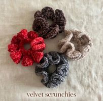 Handgemachte gehäkelte Scrunchies aus Chenille – Neu