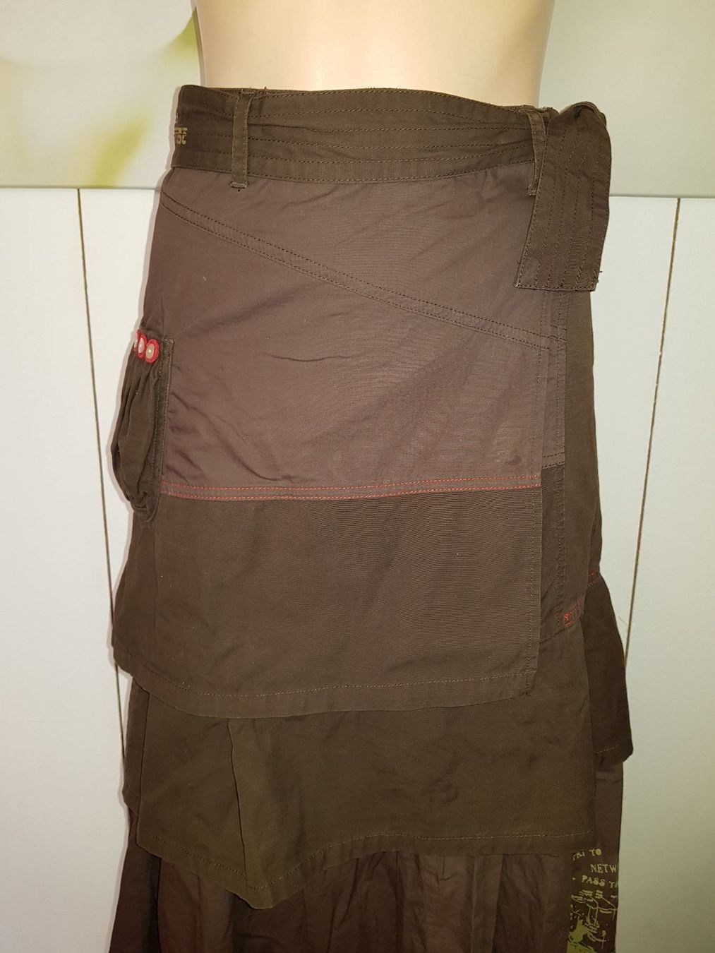Gonne: ROSEBUD Jupe / Rock taille / Grosse 32 CH – Usato da Cossonay-ville venduto da Super-Price-Quality 1