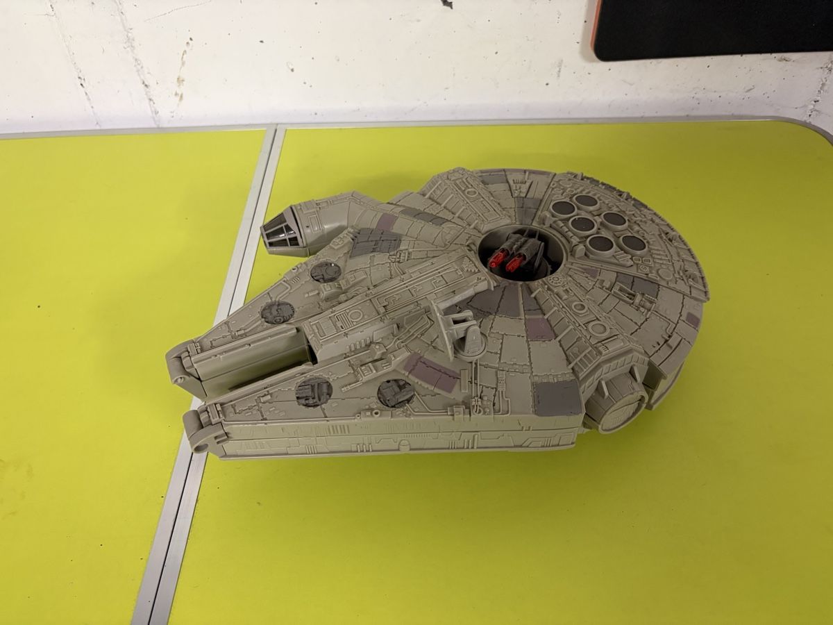 Star Wars Spielzeuge: Faucon millenium star wars – Gebraucht aus Villarimboud von hampton2012