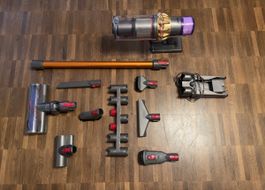 Dyson V15 Akkusauger Zubehoer Set gebraucht wenig gebraucht!