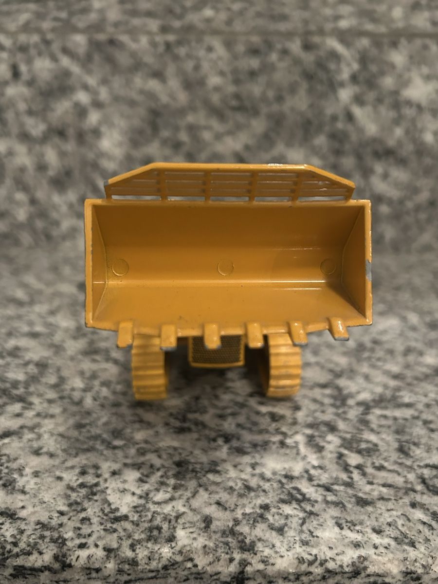 Caterpillar Kit di modellismo & Modellini statici: Cat 983 , 1:50 , NZG – Usato da Horw venduto da Tigercat635 1