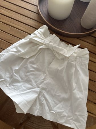 Zara TRF Collection Shorts, weiss, Gr. M, Sommer