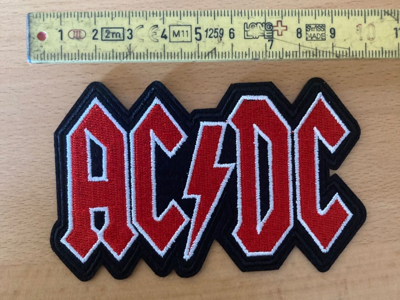 Toppe: AC/DC Patch Sticker Aufnäher Metal Rock Band 4 – Nuovo (secondo la descrizione) da Horn venduto da abutre72