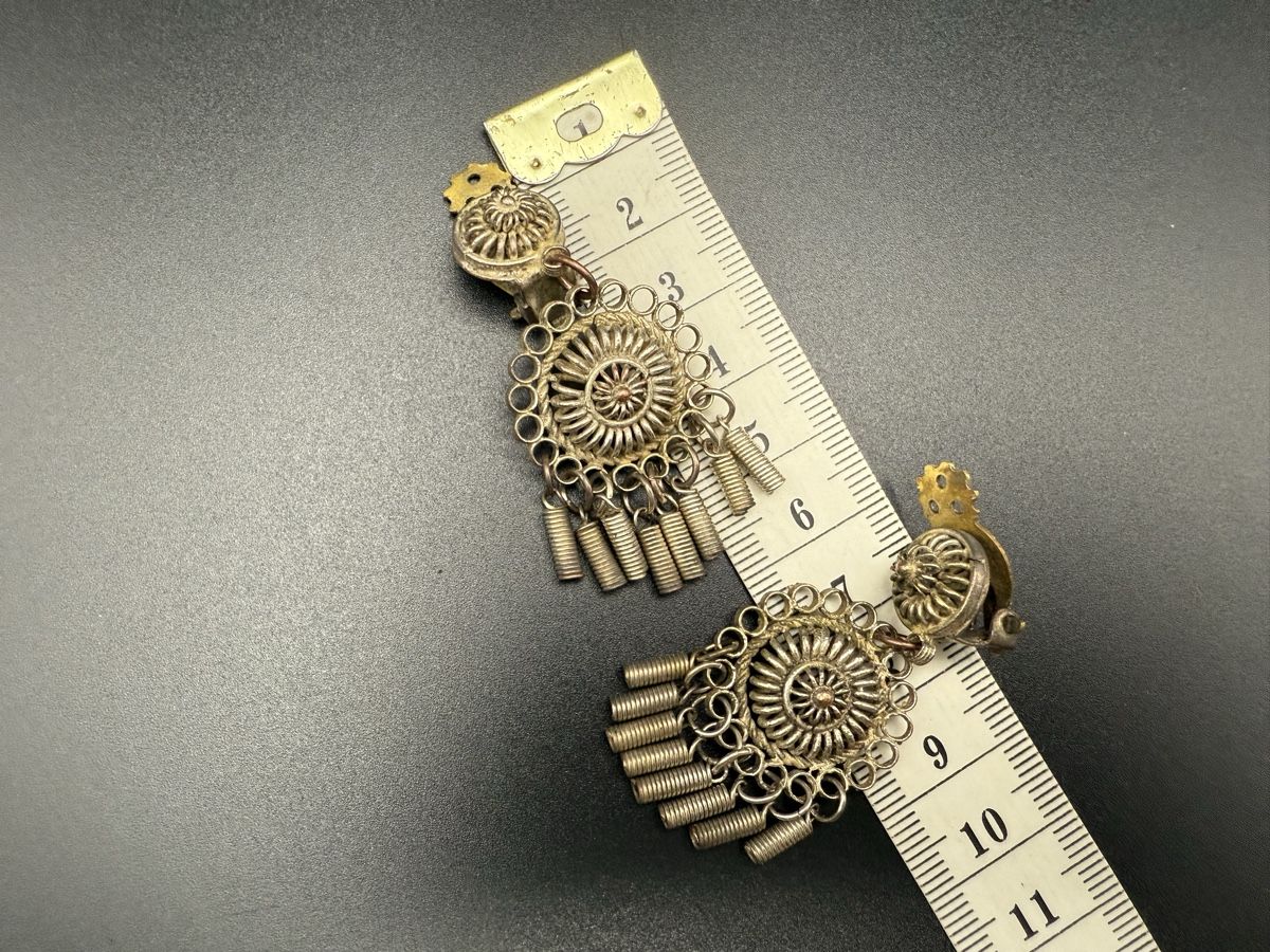 Orecchini pendenti & Orecchini a lobo: Vintage Ohrringe aus Metall – Usato da Lamone venduto da LaCantinaMagica 4