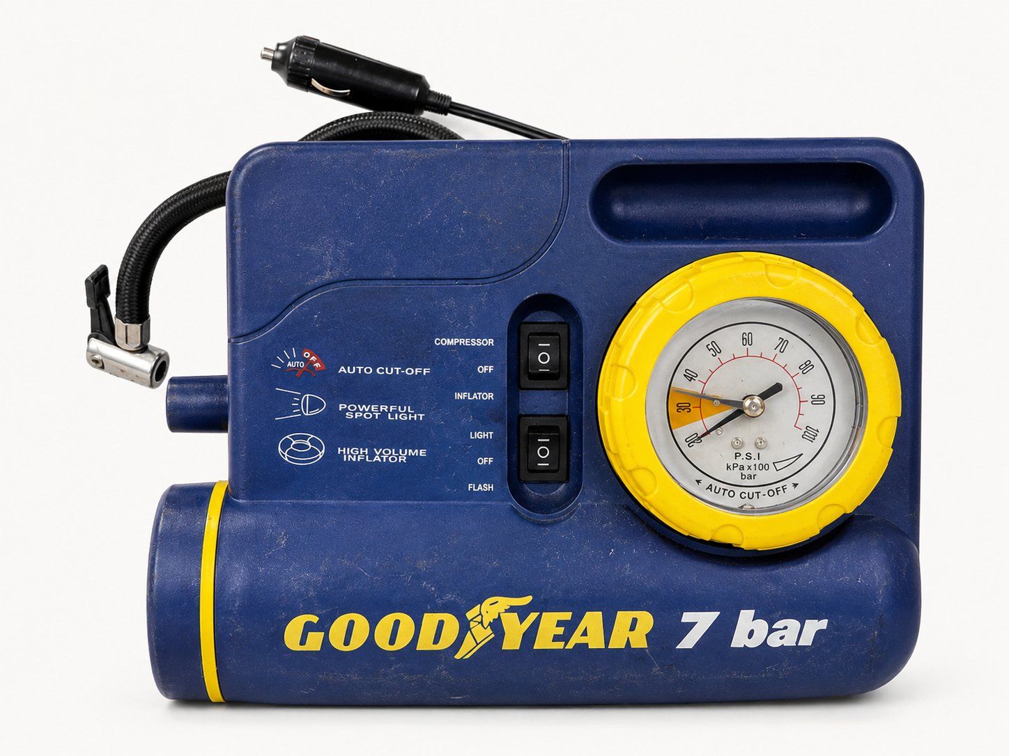 Compresseurs: Goodyear 7 Bar Auto-Kompressor mit Lampe 12V – D'occasion à Hunzenschwil par foe_z7s9 2