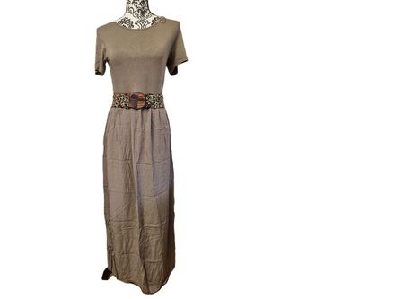 Elegantes Maxikleid Gr. S mit Schlitz - Neuwertig