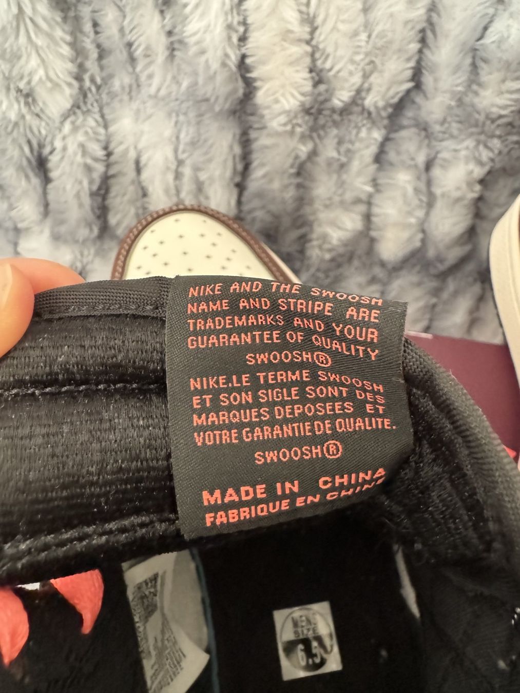 Jordan Scarpe da uomo: Jordan 1 Retro High OG Hand Crafted US 6.5 Men – Nuovo (secondo la descrizione) da Kilchberg ZH venduto da Centipaide 4