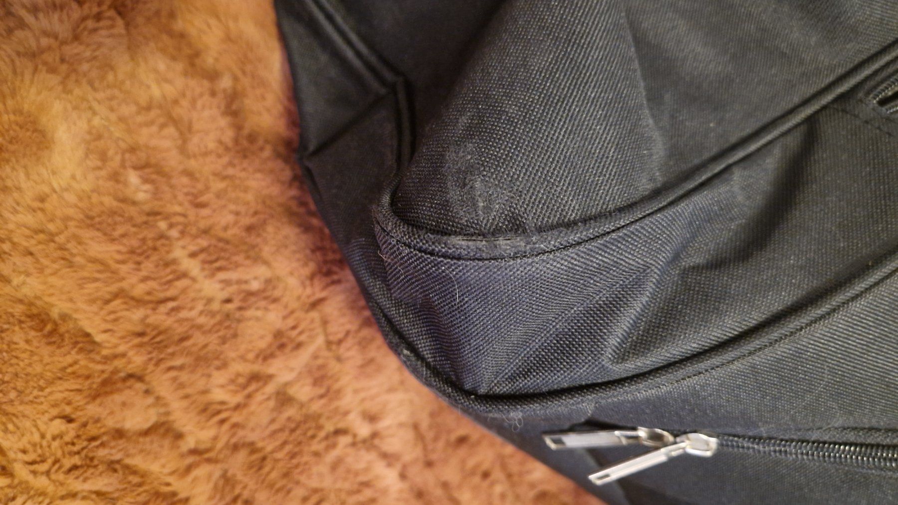 Taschen: schwarze Sporttasche – Gebraucht aus Wettingen von Lady_glam 3