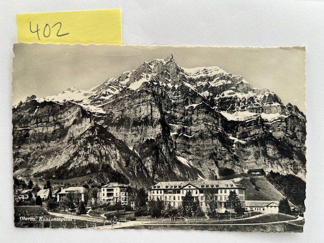 Cartes postales: Ansichtskarte Glarus Kantonssspital mit Bergpanorama, alt – D'occasion à Niederwil AG par dahu75