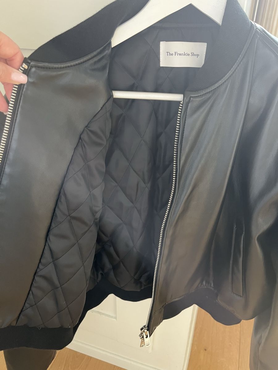 The Frankie Shop Giacche: The Frankie Shop Bomber – Nuovo (secondo la descrizione) da Zollikon venduto da ang_9jc5 3