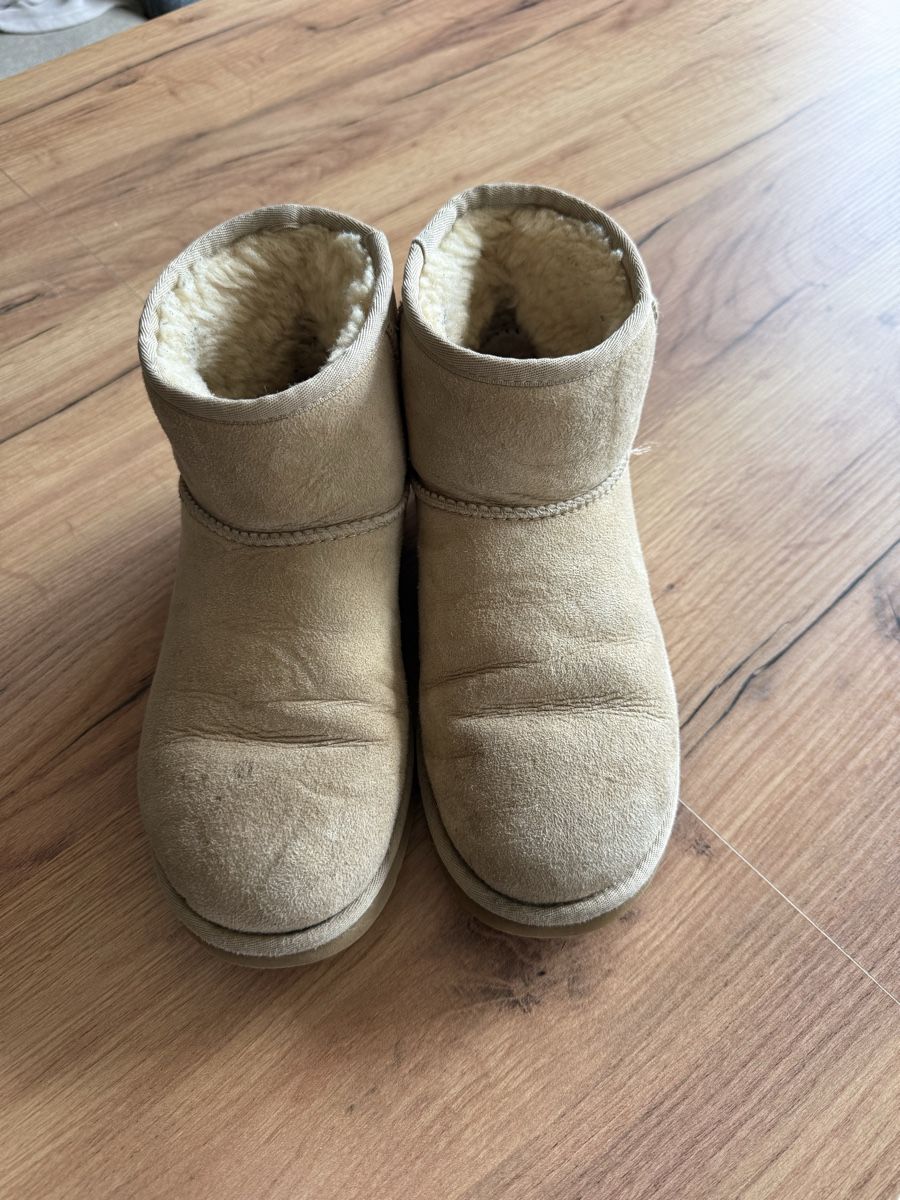 Ugg Scarpe da donna: Ugg Boots Gr. 38 beige – Usato da Schlieren venduto da NM_Nici 1