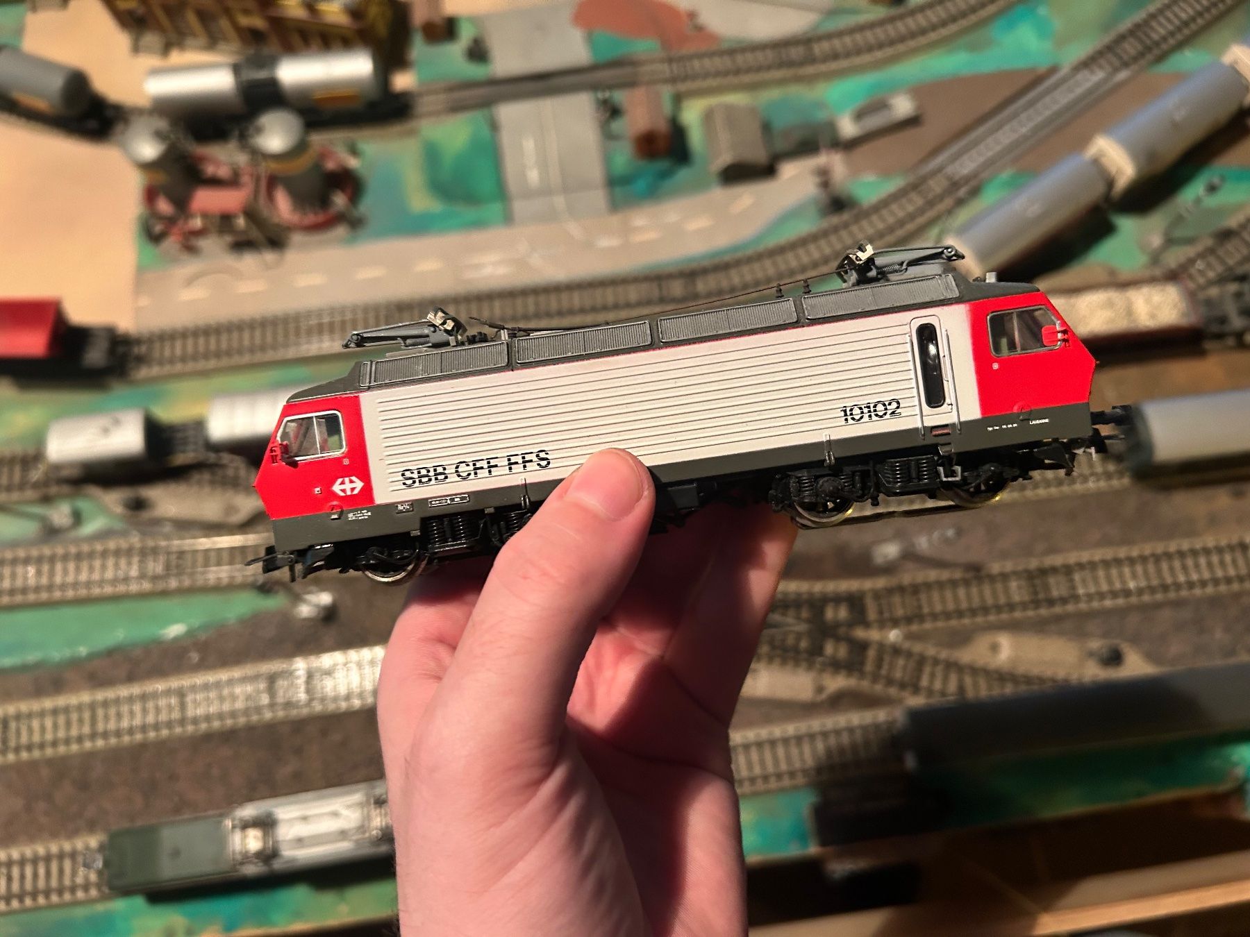Roco Modelleisenbahnen: SBB E-Lok Re 4/4 IV 10102 – Gebraucht aus Langenthal von jon_qyy7 1