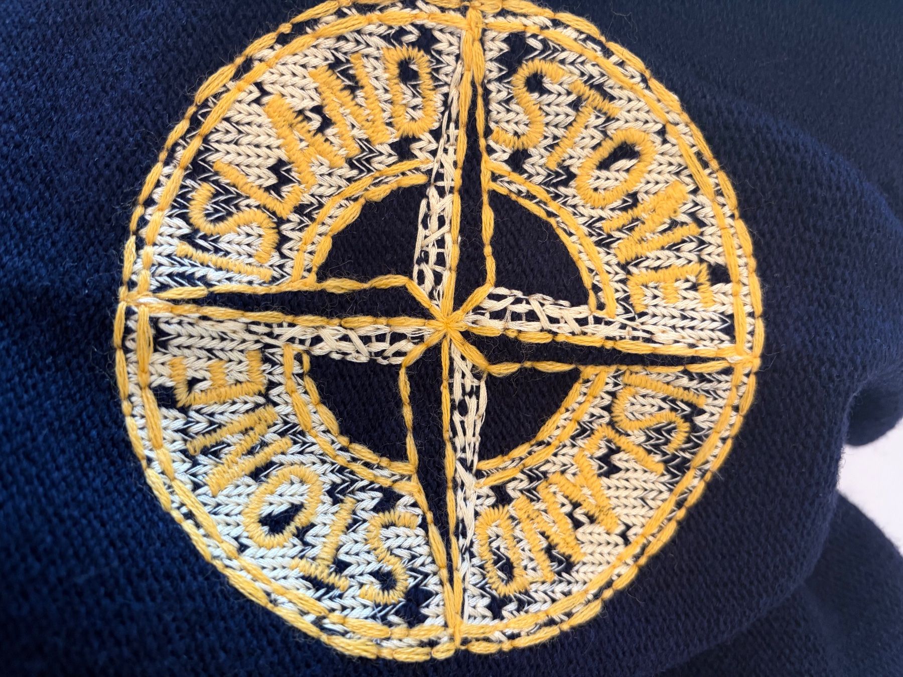 Stone Island Maglioni & Felpe: Herrenpullover von STONE ISLAND – Nuovo (secondo la descrizione) da Nürensdorf venduto da metropolitans