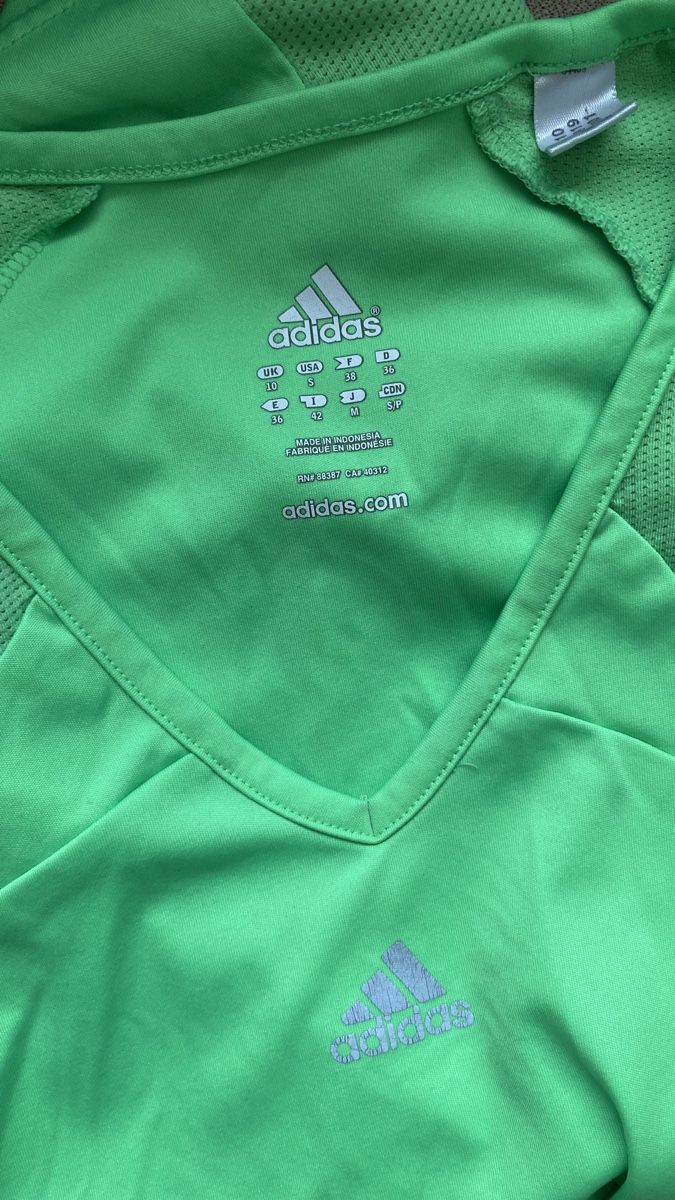 Adidas Tops: Adidas Top Oberteil – Gebraucht aus Obfelden von tan_9lj9 4