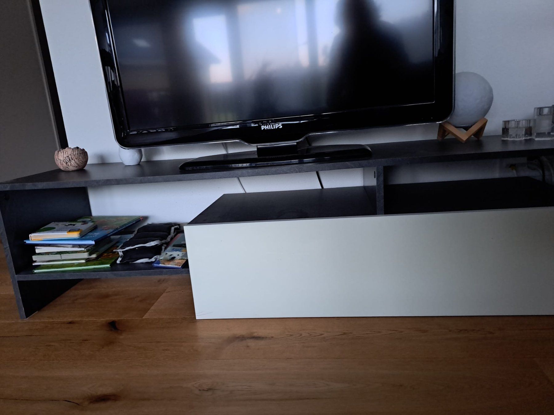 TV Möbel: TV-Lowboard – Gebraucht aus 4852 Rothrist von Luegenacher 2