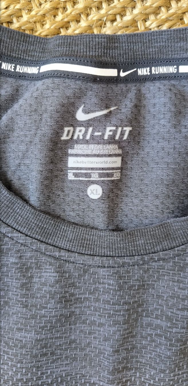Nike Canottiere & Pantaloni: Nike  Dri-Fit XL Neuwertig – Nuovo (secondo la descrizione) da Zürich venduto da Mokile 3