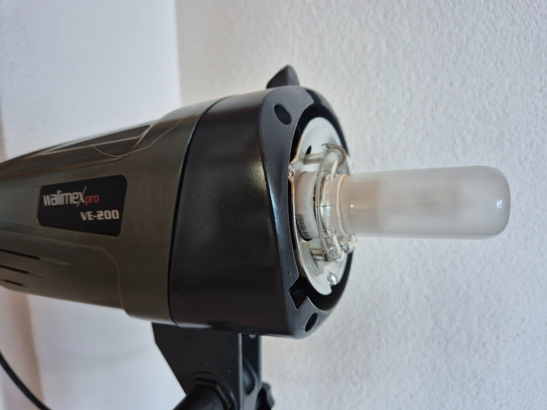 Walimex Flash: WalimexPro VE-200 Blitzanlage – Usato da Bubikon venduto da Manarola 3