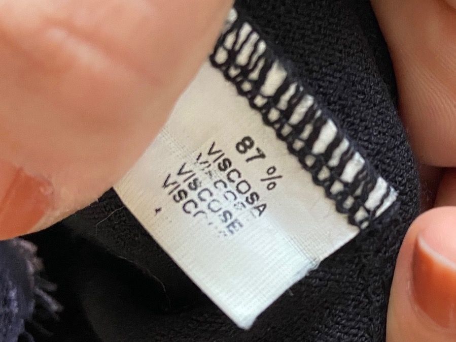 Tops: Top noir avec col orné en taille 38 – Gebraucht aus Veyrier von Leilazizou 3
