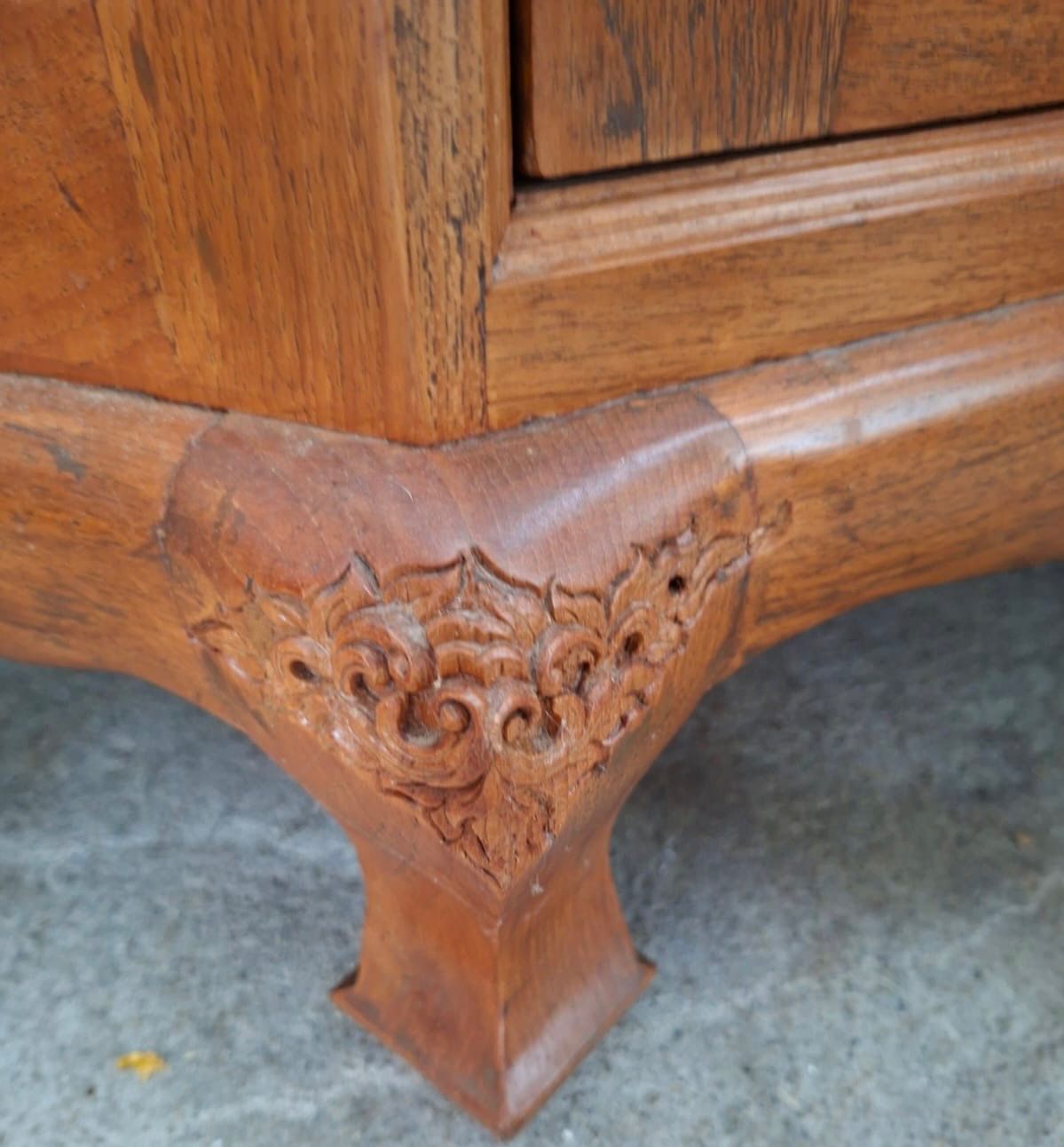 Vitrinen: Eckschrank ( Thailand) Massgefertigt – Gebraucht aus Arbon von Umay1 4