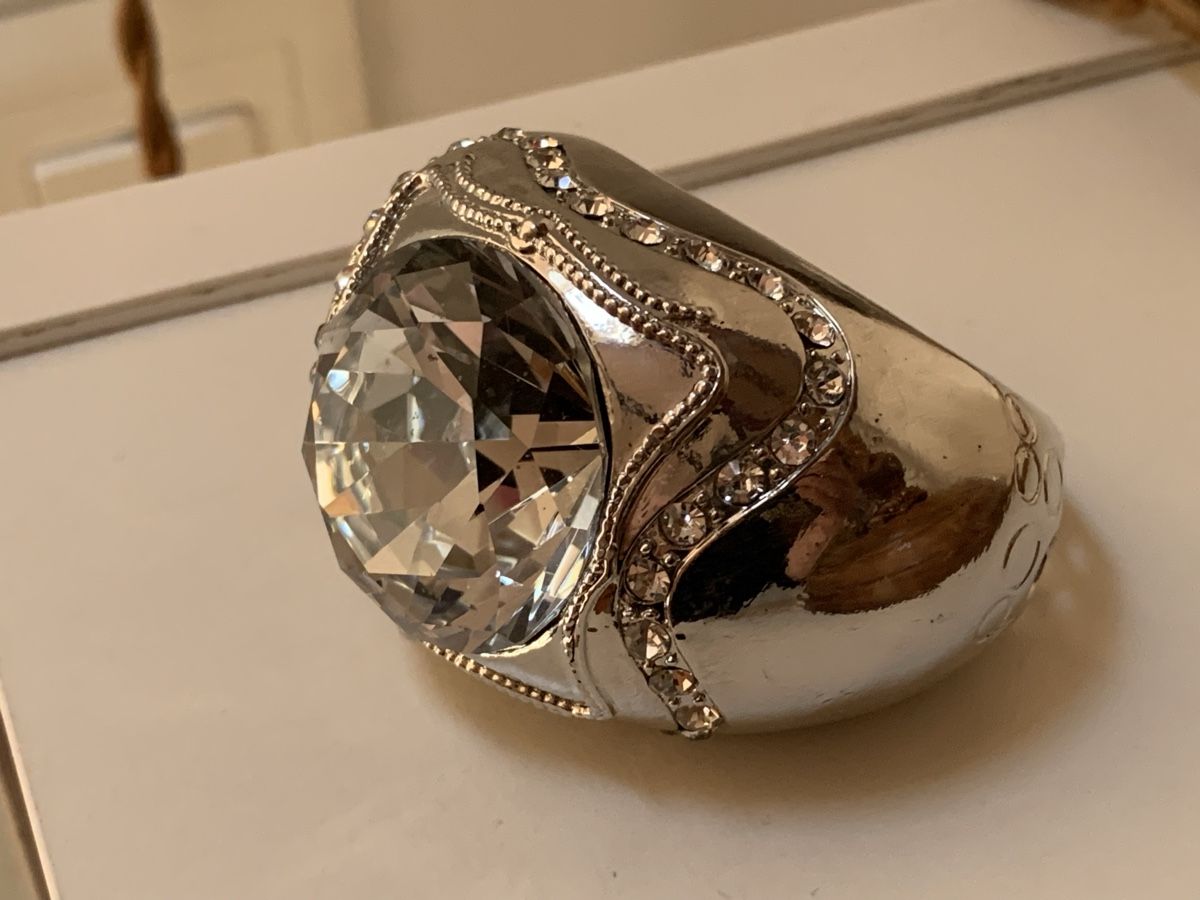 Altro in Decorazioni & Accessori: Hochzeits Serviettenring mit riesigem Strass – Usato da Nunningen venduto da mochflo 1