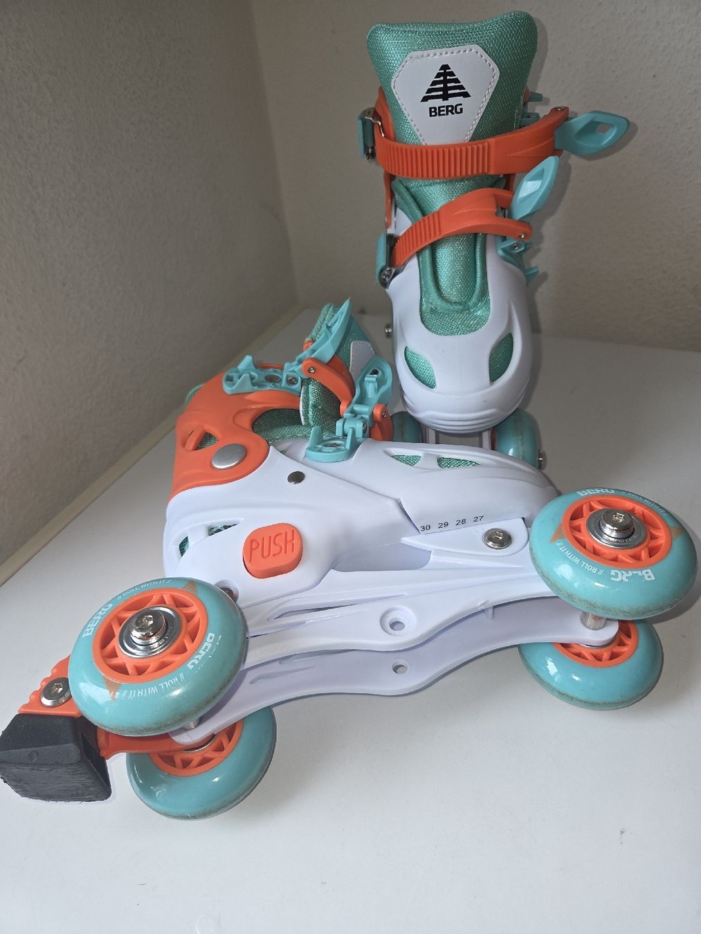 Patins à roul. & inline: Inline-Skates mit 4 Rollen – D'occasion à uster par tan_vy9b 3
