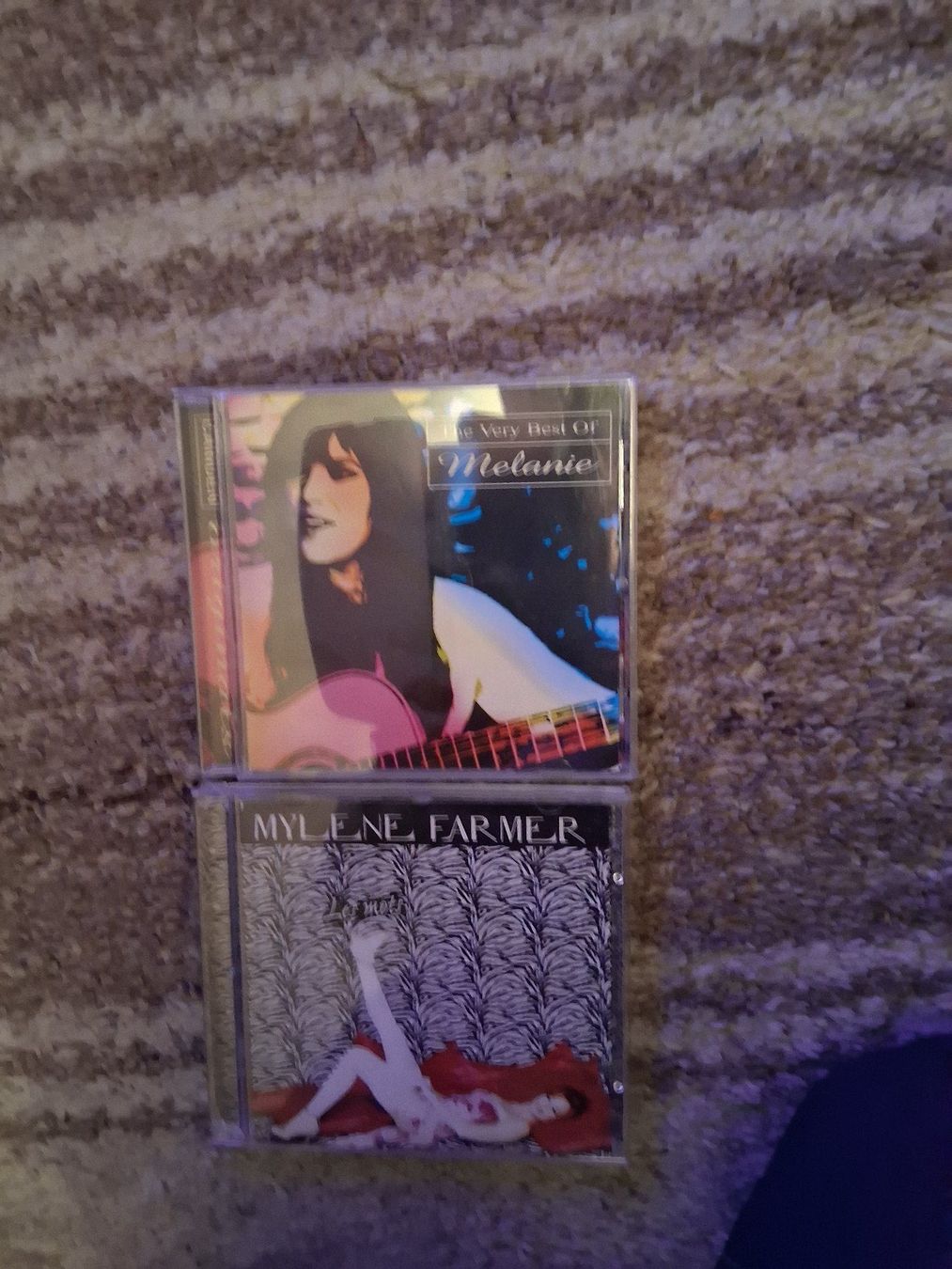 CD: Lot de 2 CD Mylene Farmer et Melanie – Usato da Aigle venduto da Marcagapit