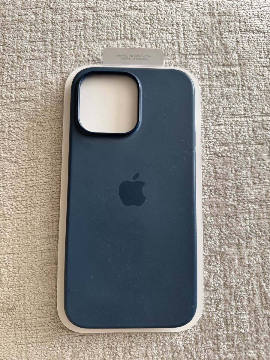 Apple Covers & Schutzfolien: Apple Silicone Case iPhone 14 Pro Max – Gebraucht aus Neuchâtel von ami_fl7g