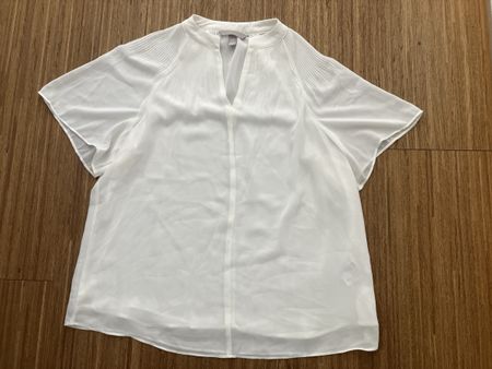 Elegante weisse Bluse mit kurzen Ärmeln, Grösse 34, H&M 🛍️